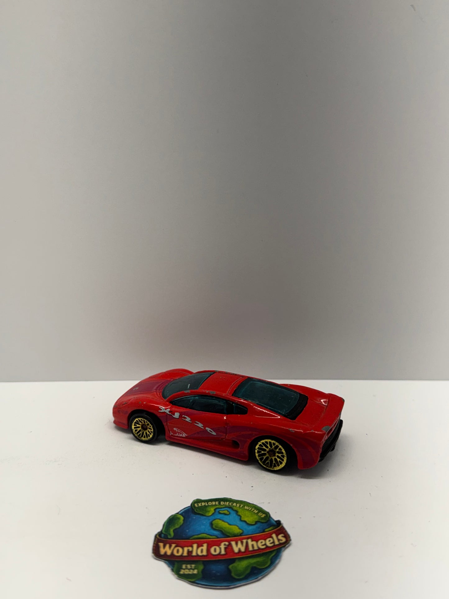 Jaguar XJ220