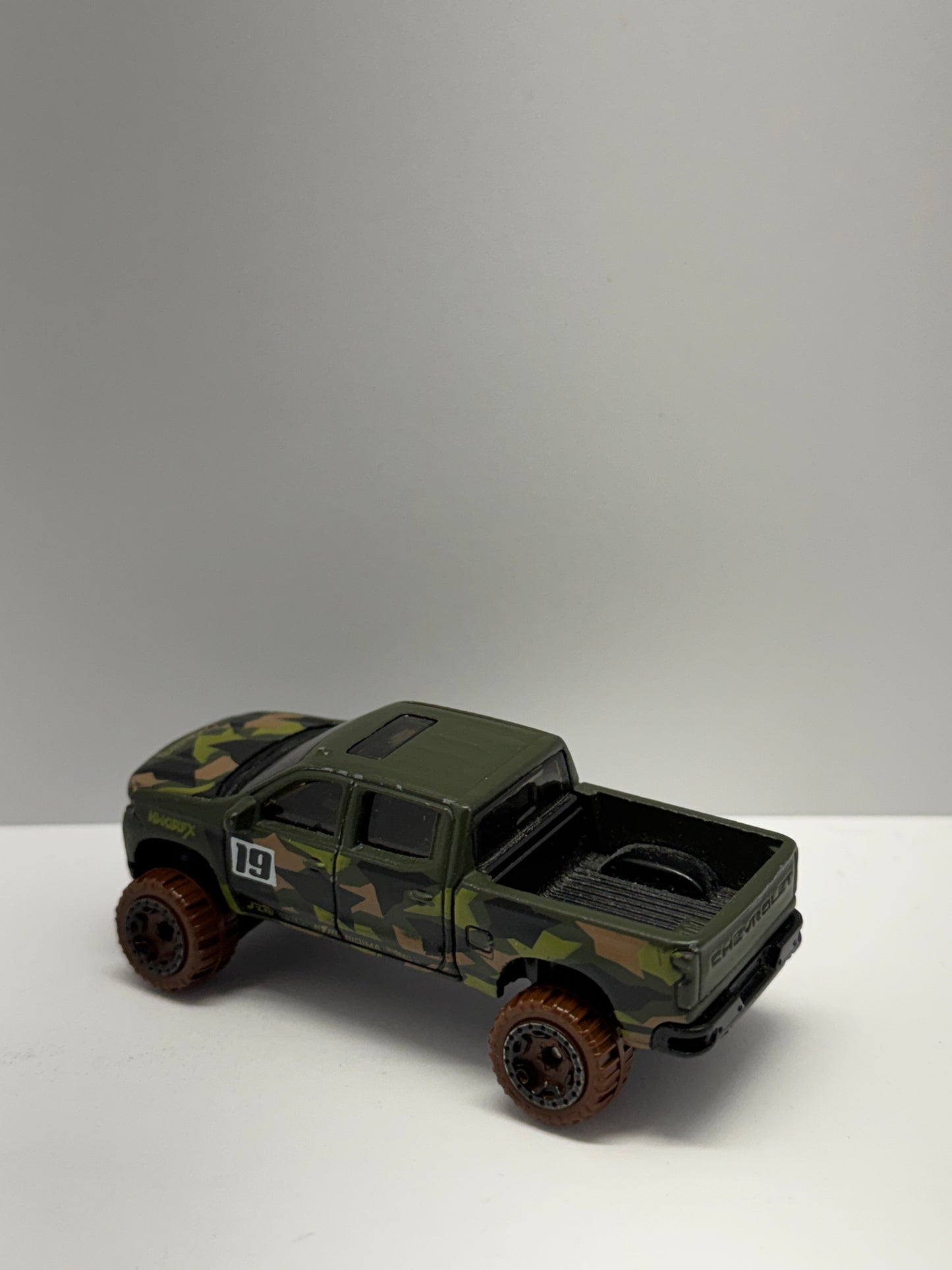 19' Chevrolet Silverado Trail Boss LT